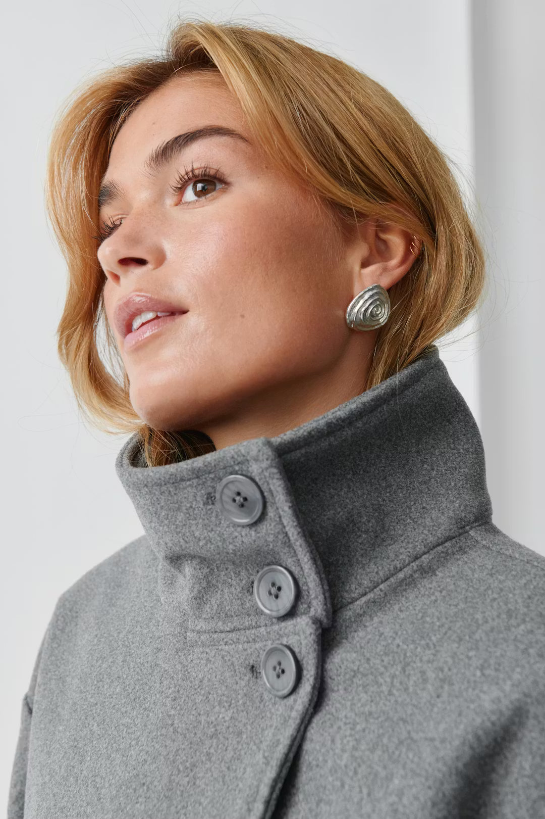 Valérinne Marin High-Neck Short Coat